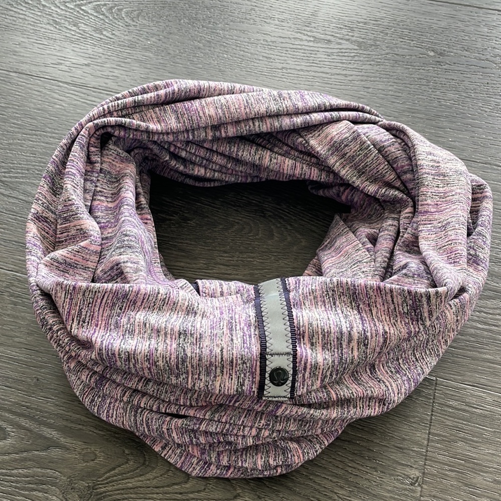 Lululemon Vinyasa Scarf *Rulu Space Dye Camo tender violet/Blk grape EUC